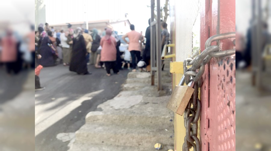 Okulun tahliye karar�na velilerden tepki geldi