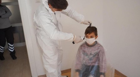 Örgün eğitim öncesinde öğrencilerin saç tıraşları belediyeden