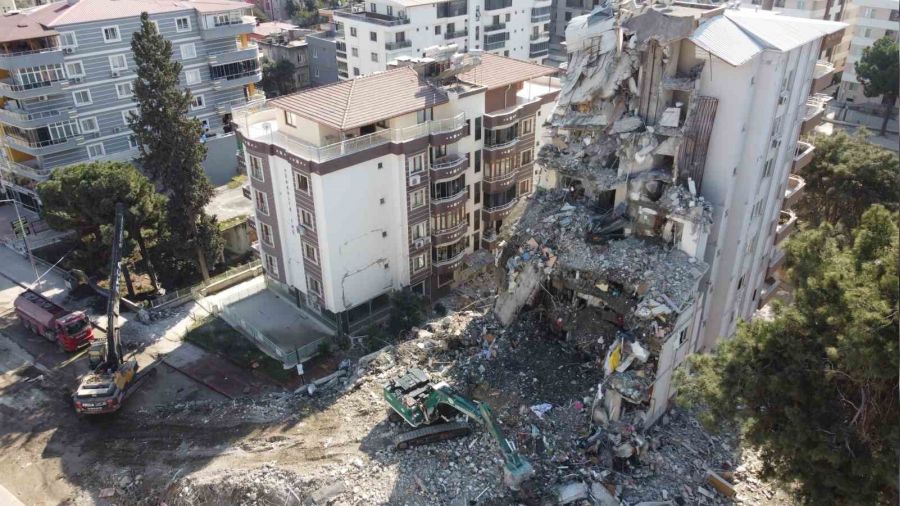 Osmaniye'de ykc depremin izleri siliniyor