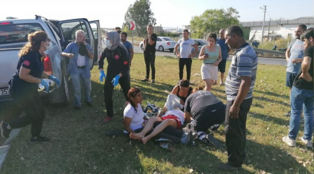 Otel alanlarn tayan servis kamyonetle arpt: 8 yaral