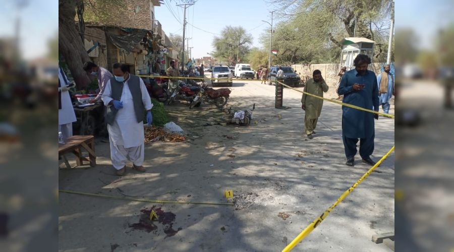 Pakistan'da bombalı saldırı: 16 yaralı