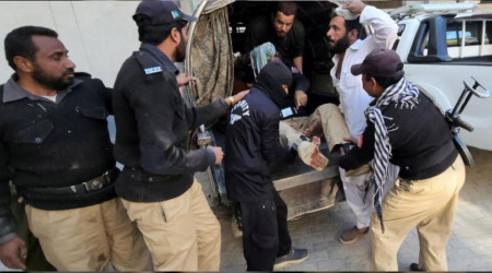 Pakistan'da polis aracına saldırı: 3 ölü