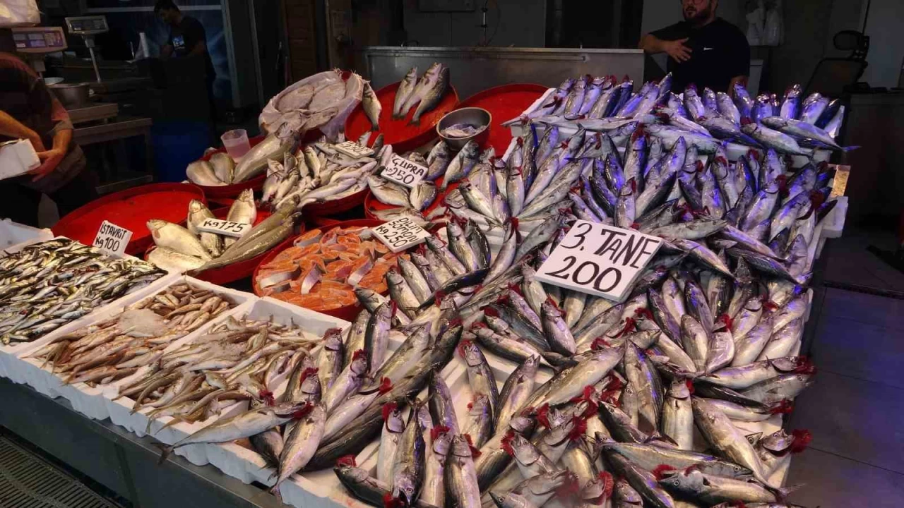 Palamutun tezgahtaki fiyat� 75 TL'ye d��t�