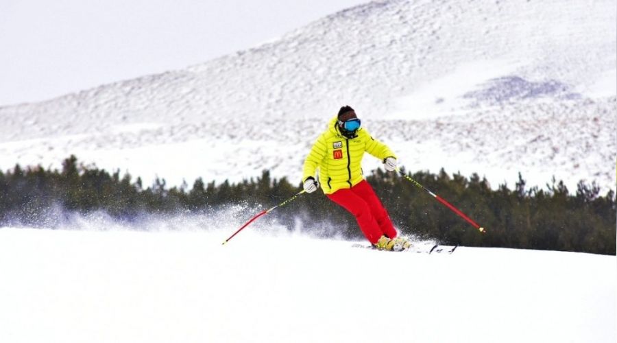 Palandken'de kar kalnl 1 metreyi at