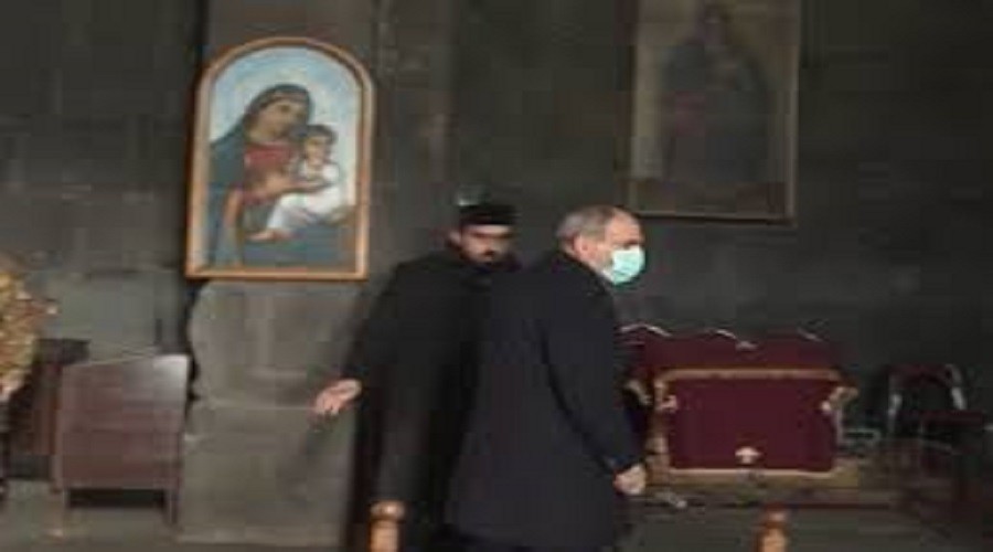 Paşinyan, Kilise’den kovuldu