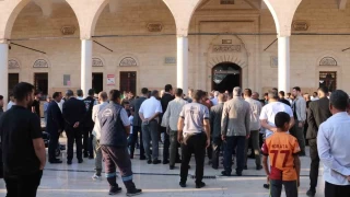 Peygamberler şehri Şanlıurfa'da bayram namazı coşkusu