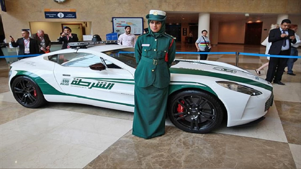 Polis arabaları Lamborghini, Bugatti, Ferrari