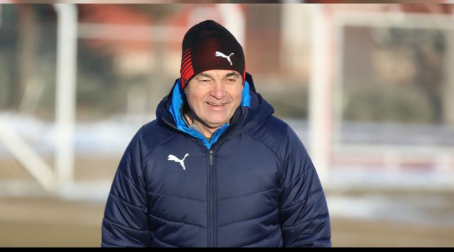 Rıza Çalımbay 3 futbolcu istiyor