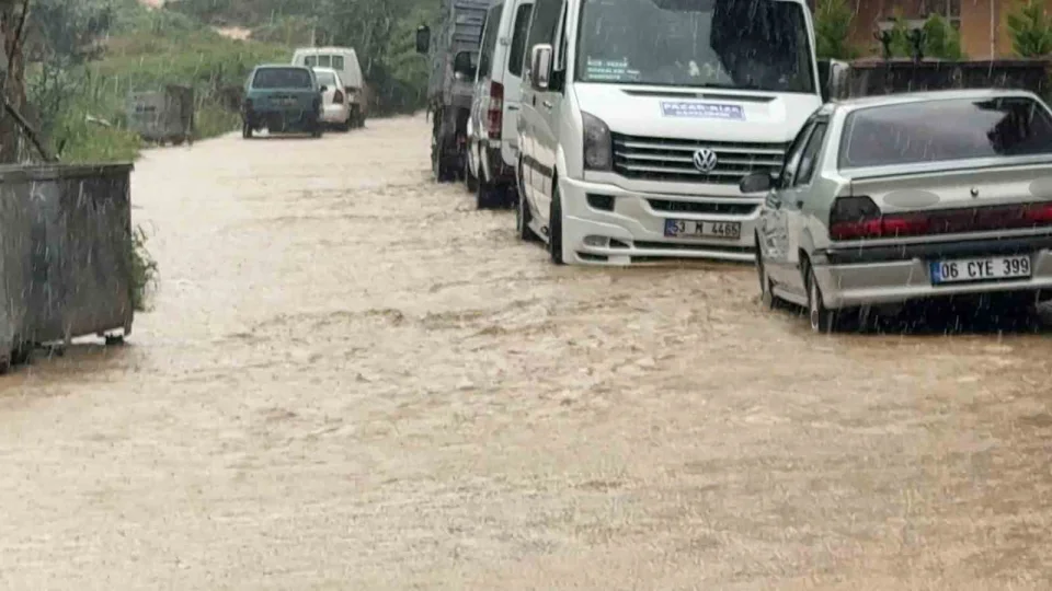 Rize'de �iddetli ya��� etkili oluyor