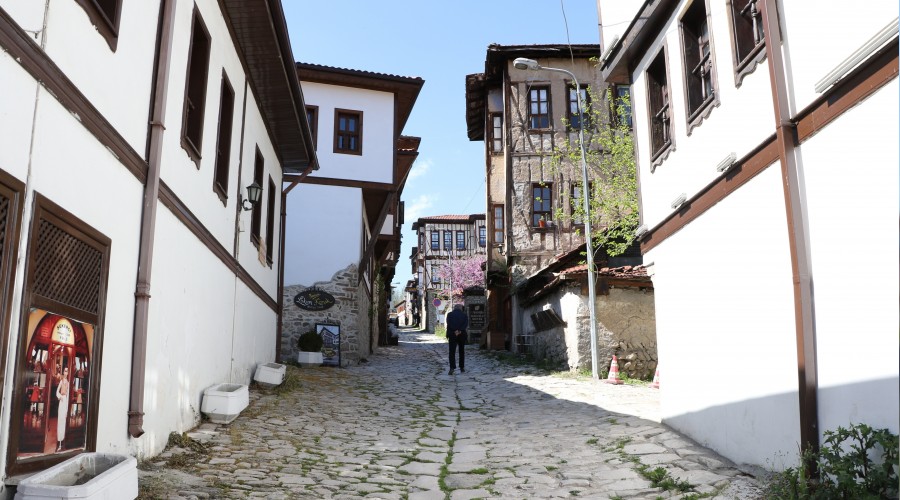 Safranbolu’ya koronavirüs darbesi