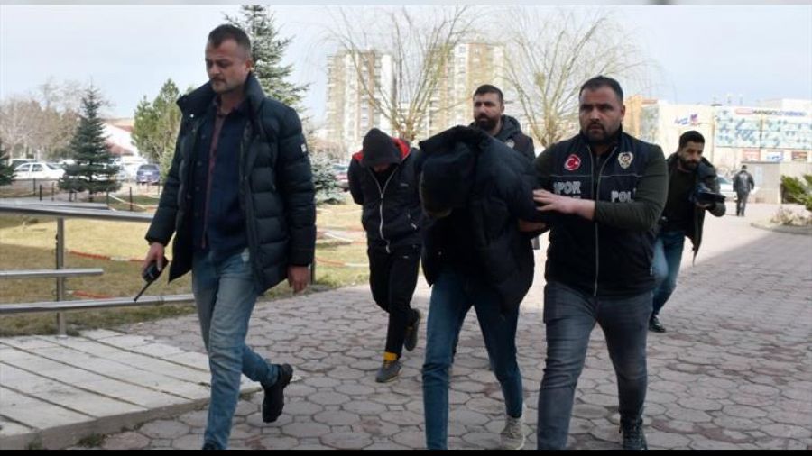 talyan futbolcunun burnunu krmt, tutukland