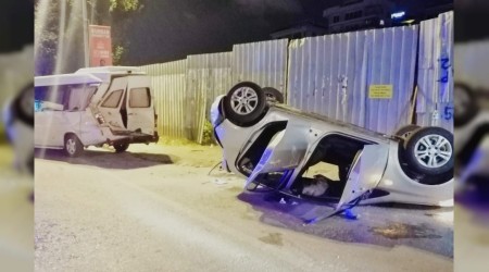 Sahil yolunda takla atan aracın sürücü kayıplara karıştı
