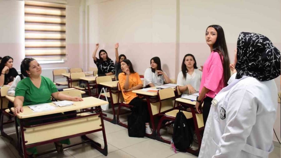 �ahinbey'de ev han�mlar� ve ��renciler �ngilizce ��reniyor