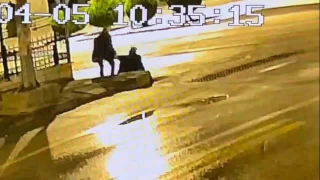 Sahte alkolden sokak ortasında hayatını kaybetti