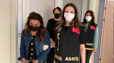 Sahte altın satan 2 kadın yakalandı