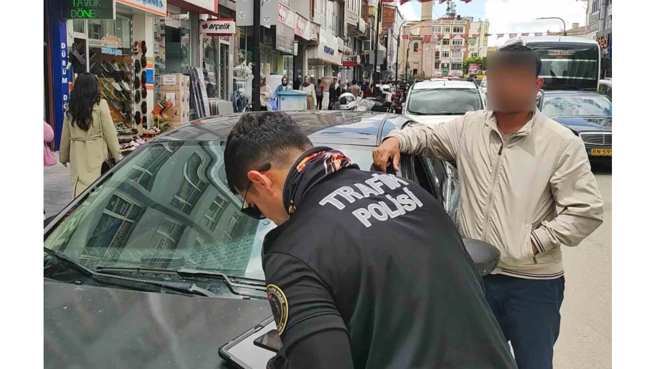 Sahte ehliyet ibraz etti, g�zalt�na al�nd�