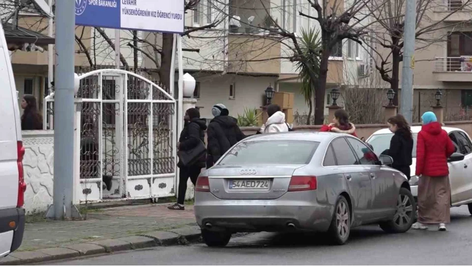 Sakarya'da k�z yurdundaki patlaman�n hasar� g�r�nt�lendi