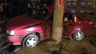 Sakarya'daki kazada otomobil kağıt gibi ezildi: 1 ölü