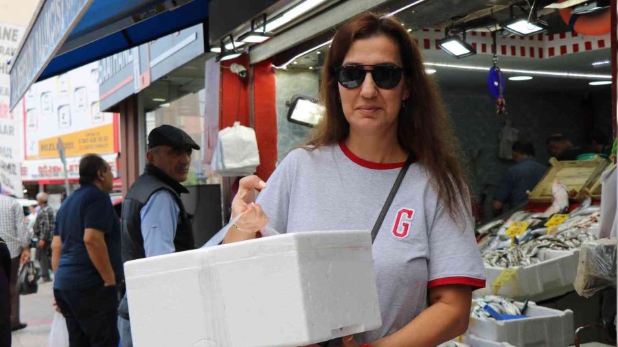 Samsun'a gidenler kasa kasa bal�kla d�n�yor