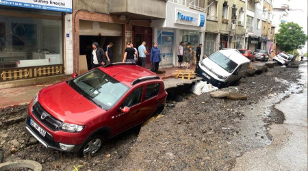 Samsun'da ev ve iş yerlerini su bastı
