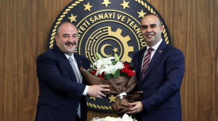 Sanayi ve Teknoloji Bakanlığında devir teslim töreni