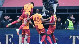Sarı kırmızılılar işi ilk yarıda bitirdi