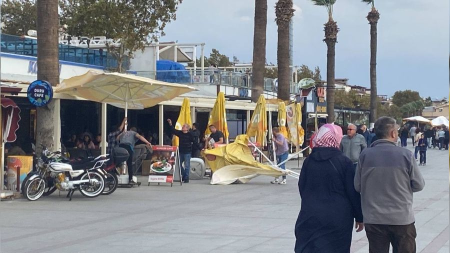 Şiddeti yükselen lodos zor anlar yaşattı