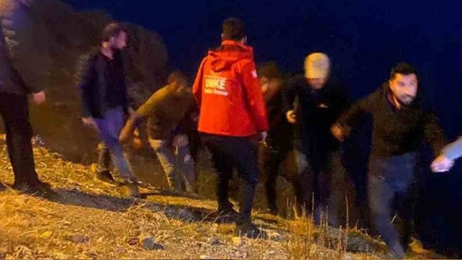 Siirt'te kayalıklardan düşen vatandaş yaralandı