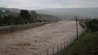 Siirt'te sel bilan�osu: 200 dekarl�k alanda toprak kaymas� ya�and