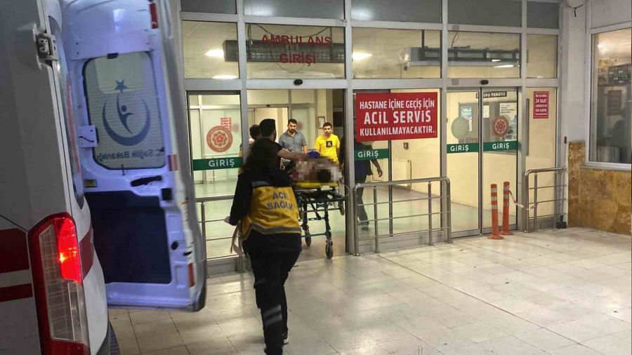 Silahla 3 ki�iyi yaralay�p intihar etti