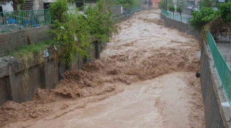 Silopi'de saanak ya okullar tatil ettirdi