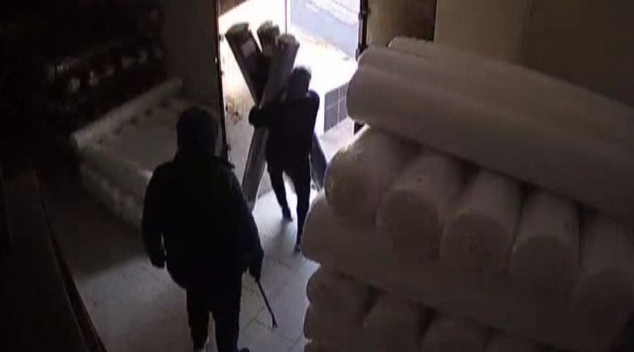 Şişli'de 200 bin liralık kumaş hırsızlığı kamerada