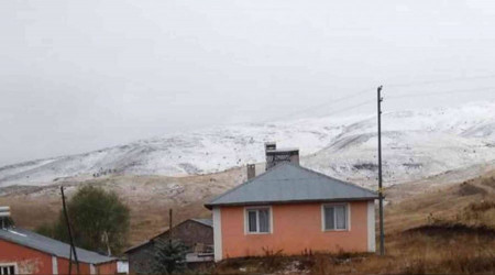 Sivas'a mevsimin ilk karı düştü