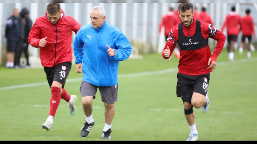 Sivasspor ilk galibiyet i�in oynayacak