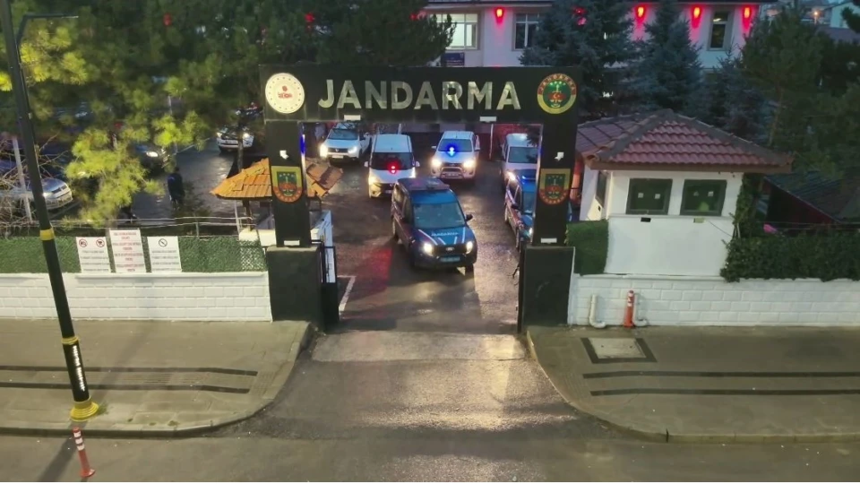 Sivas'ta 3.5 milyar lira vurgun yapan tefeciler cezaevine g�nderildi