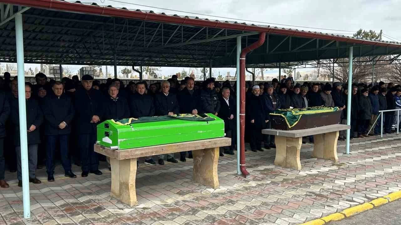 Sobadan sızan gazdan hayatını kaybeden baba ve oğlu toprağa verildi