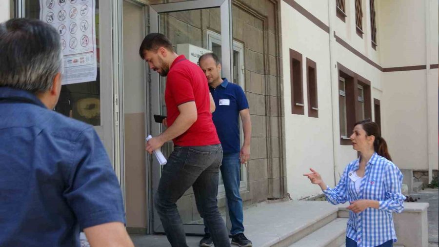 Son dakikalarda sınava girebilmek için koştular