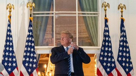 Şov yapan Trump'a eleştiri yağıyor