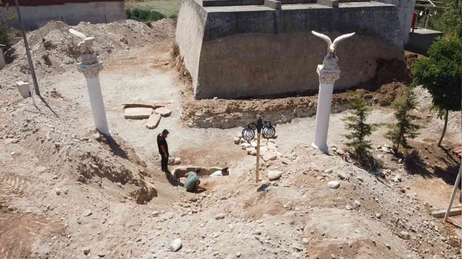 Su için yapılan kazılarda Roma Dönemi'ne ait mezarlar bulundu