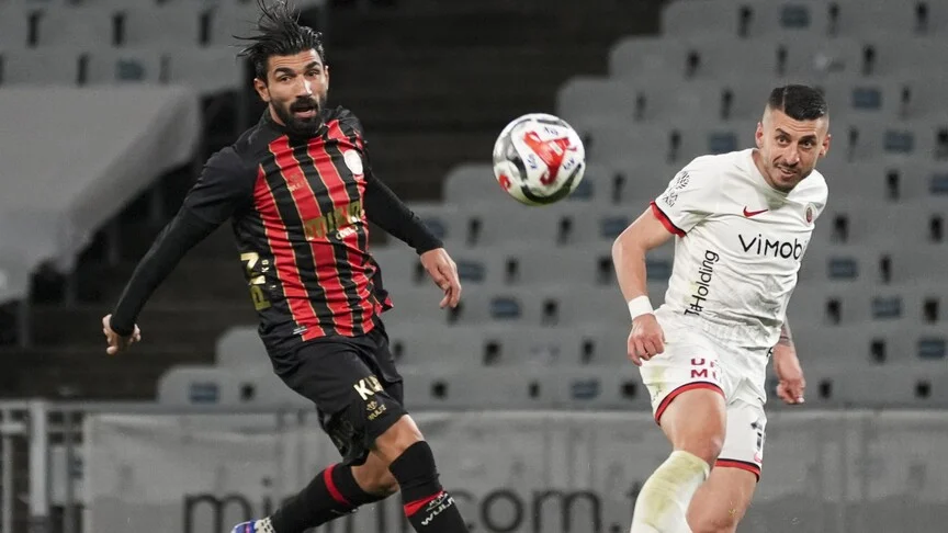 S�per Lig'de k�mede kalma yar���nda heyecan dorukta