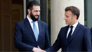 Suriye Cumhurbaşkanı Şara Fransa'da Macron ile görüştü