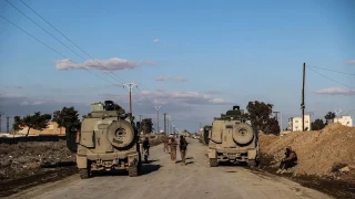 Suriye g��leri, Haseke'ye girmek i�in bekleyi�ini s�rd�r�yor