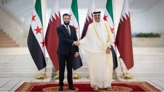Suriye lideri e�-�ara, Katar Emiri al-Thani ile g�r��t�