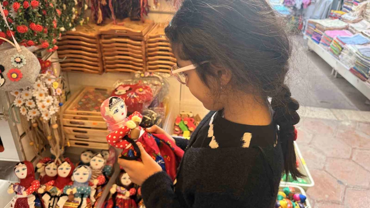 Sürpriz oyuncaklar çocukları kumara yönlendiriyor