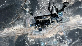  Suudi Arabistan'�n �nemli petrol boru hatlar�ndan birine d�zenlenen dron sald�r�s�n�n ard�ndan yay�mlanan uydu g�r�nt�leri, hasar�n boyutunu g�sterdi
