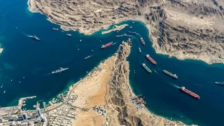 Tahran, Hürmüz Boğazı'nı gemi geçişlerine kapattığını ve ABD'nin Bahreyn'deki 5. Filosu'nu İHA'larla hedef aldığını duyurdu