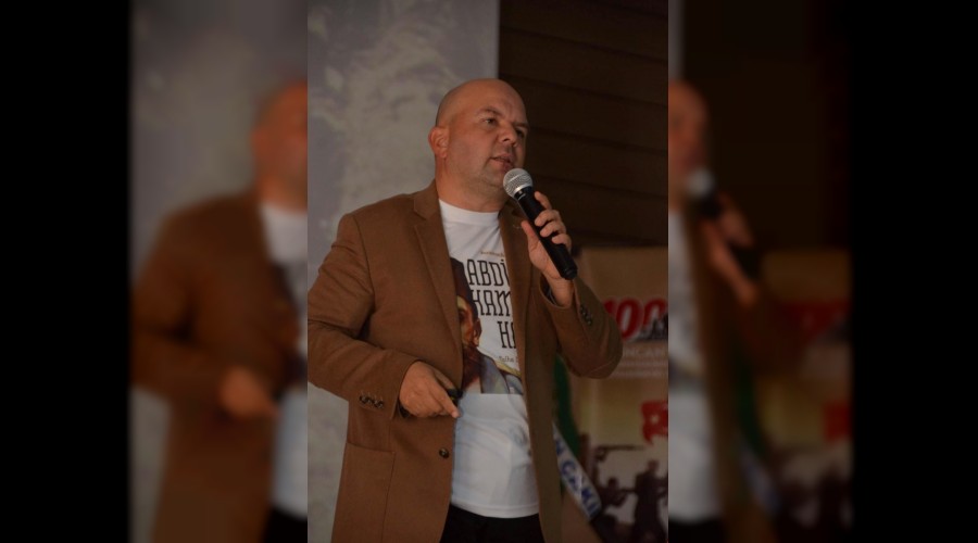 Tarihçi-yazar FETÖ’den gözaltına alındı