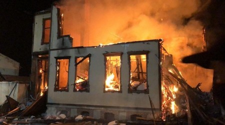 Tarihi müftülük binası yürekleri burktu