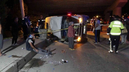 Tarım işçilerini taşıyan minibüs devrildi