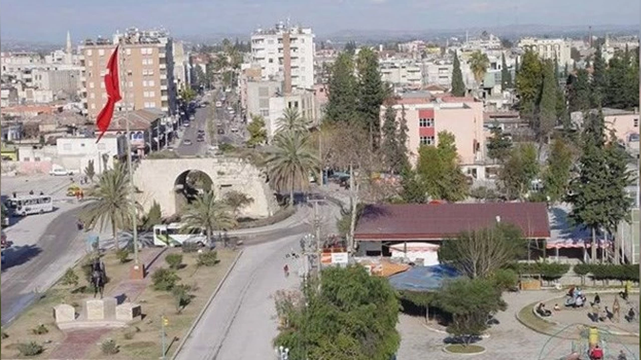 Tarsus�un her yerinden tarih f��k�r�yor